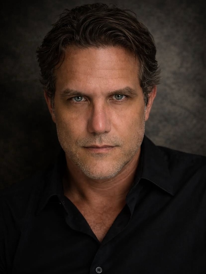 Dr. Thiago — Doutor em Direito pela USP, DPO e especialista em compliance e governança